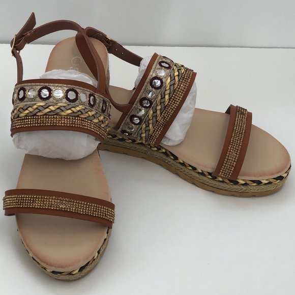 Women's Size 7.5 FOREVER Tan Platform Sandal Boho Style Tribal Look Ankle Strap - Picture 6 of 10